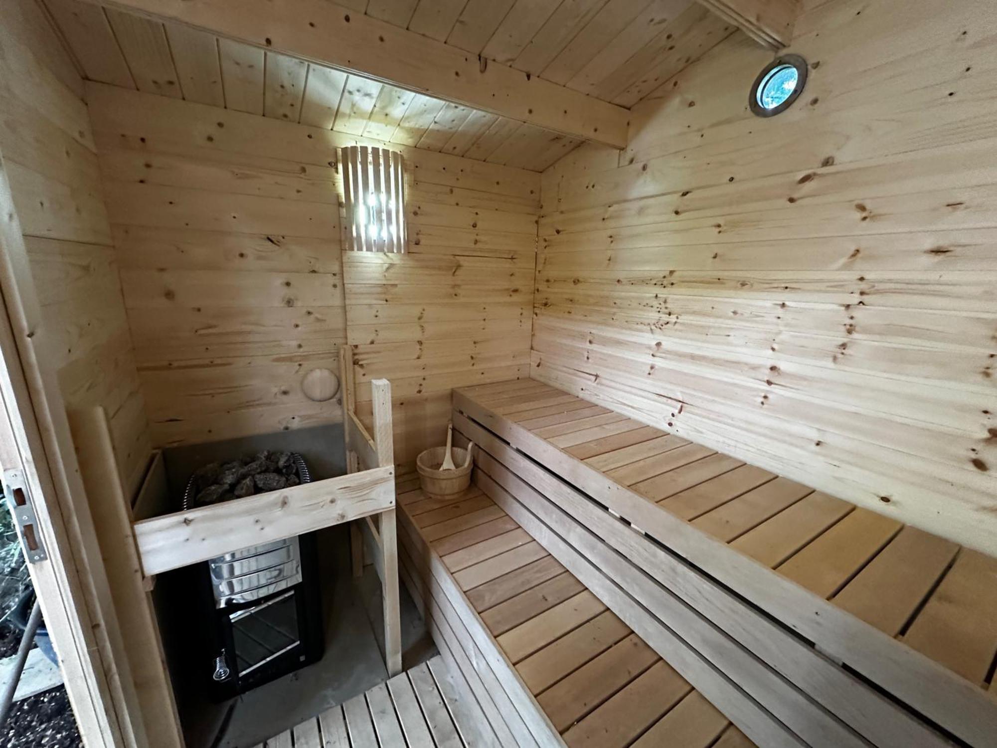 Retro Private Lodge With Hot Tub Nr Dartmoor Newton Abbot Exteriör bild